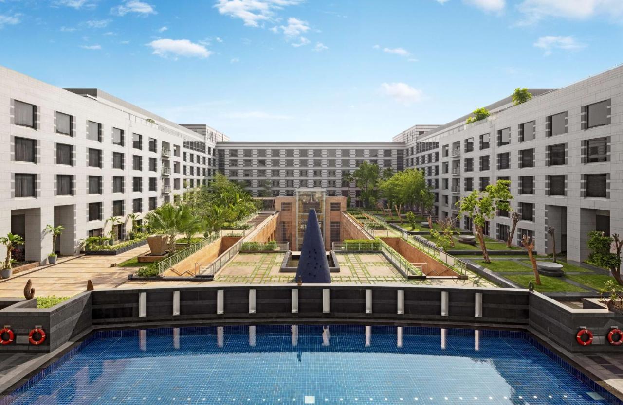 Grand Hyatt Mumbai Hotel And Residences Esterno foto The campus of the University of Electronic Science and Technology of China