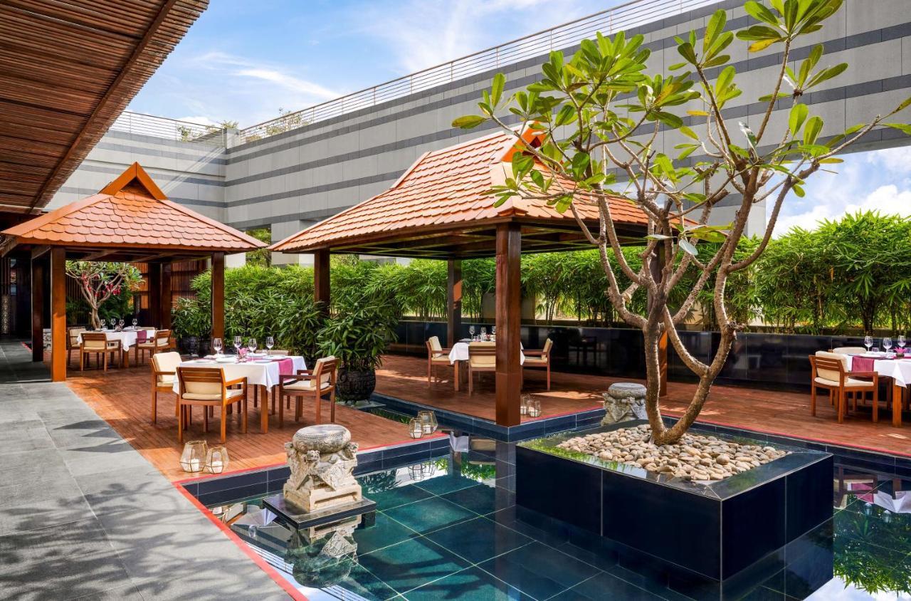 Grand Hyatt Mumbai Hotel And Residences Esterno foto The Royal Thai Cuisine Restaurant