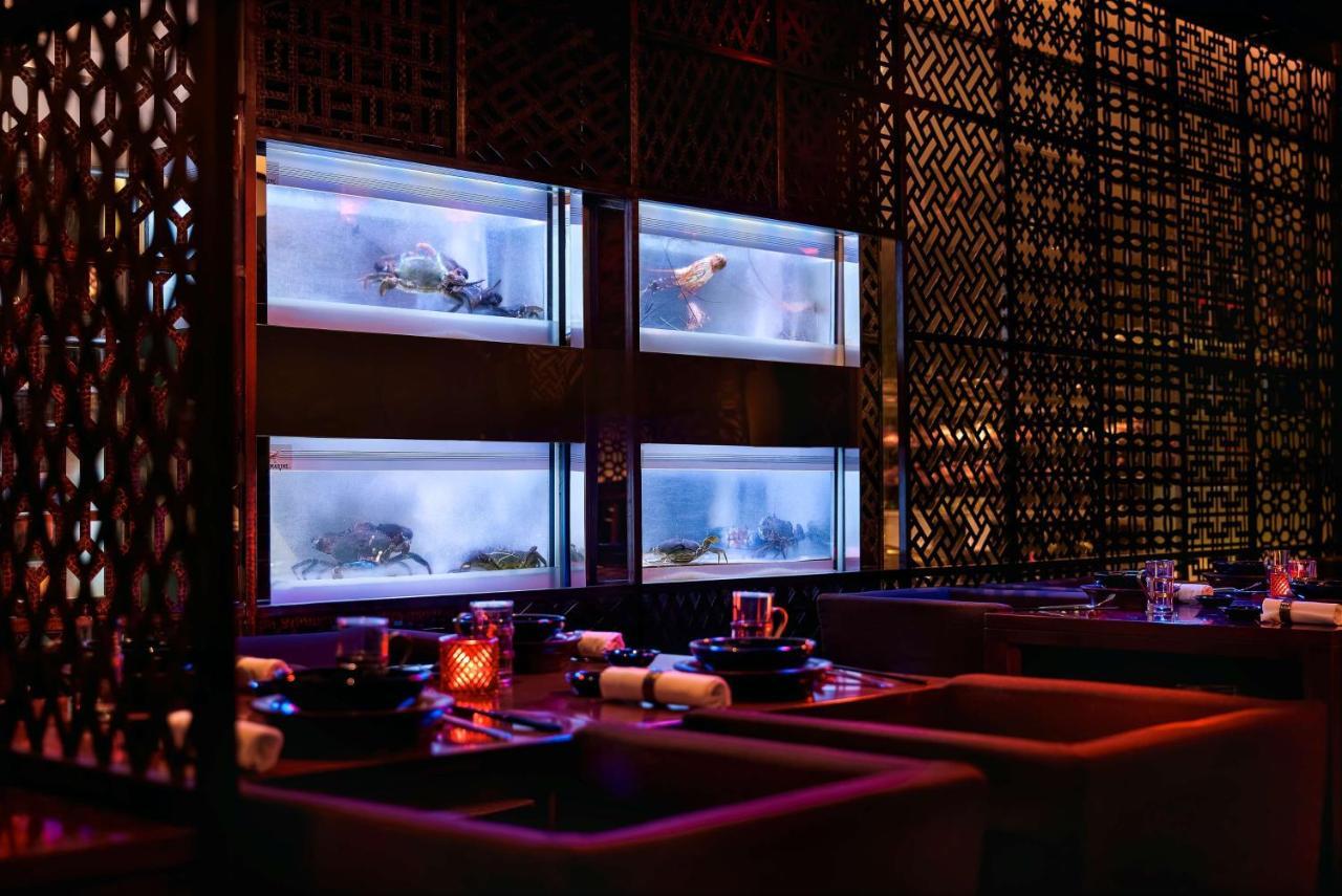 Grand Hyatt Mumbai Hotel And Residences Esterno foto The interior of the restaurant