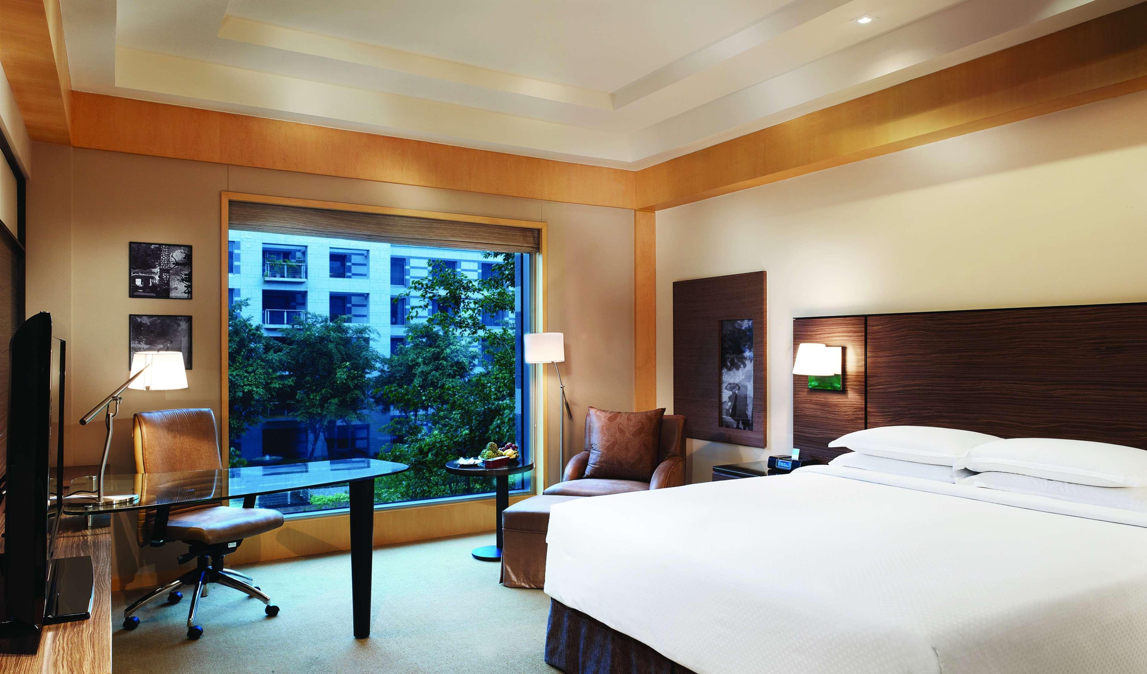 Grand Hyatt Mumbai Hotel And Residences Esterno foto Deluxe room