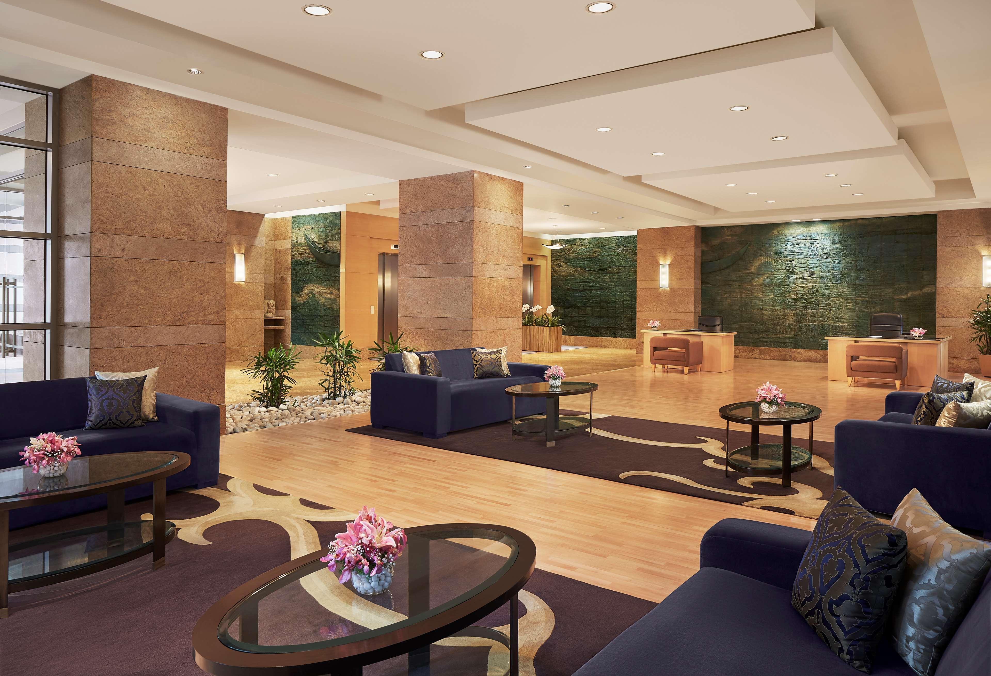Grand Hyatt Mumbai Hotel And Residences Esterno foto Lobby