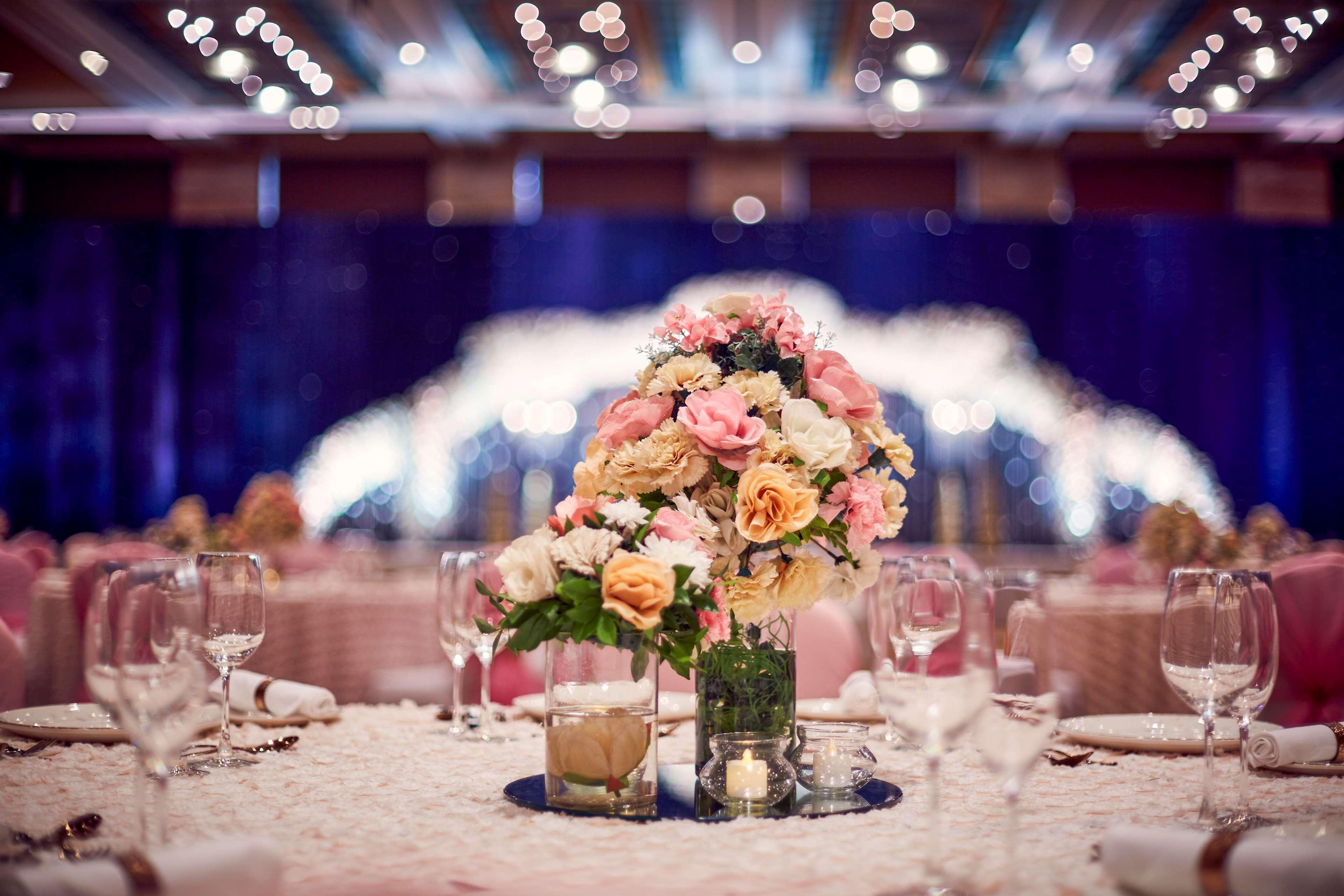 Grand Hyatt Mumbai Hotel And Residences Esterno foto A wedding reception