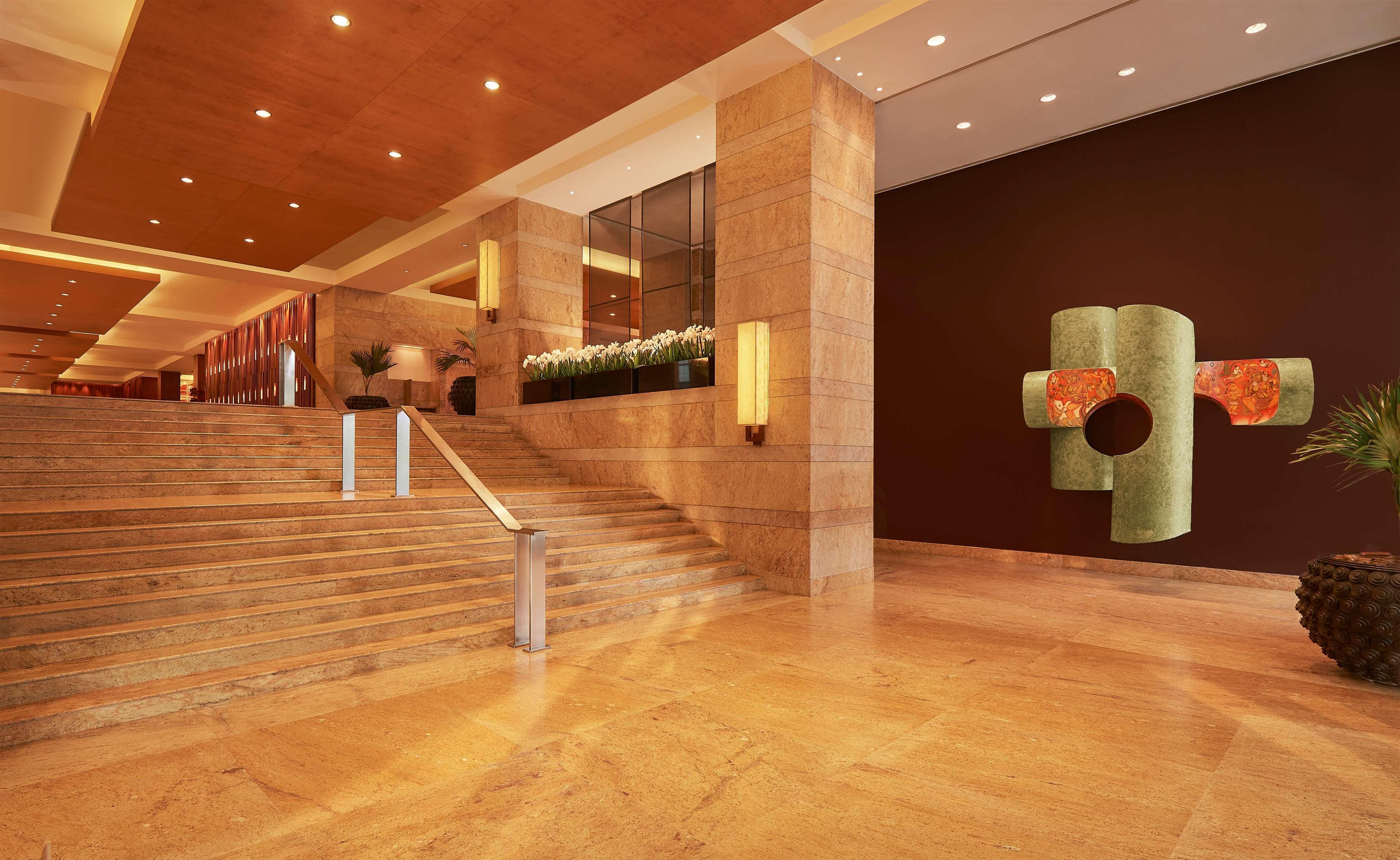 Grand Hyatt Mumbai Hotel And Residences Esterno foto Lobby
