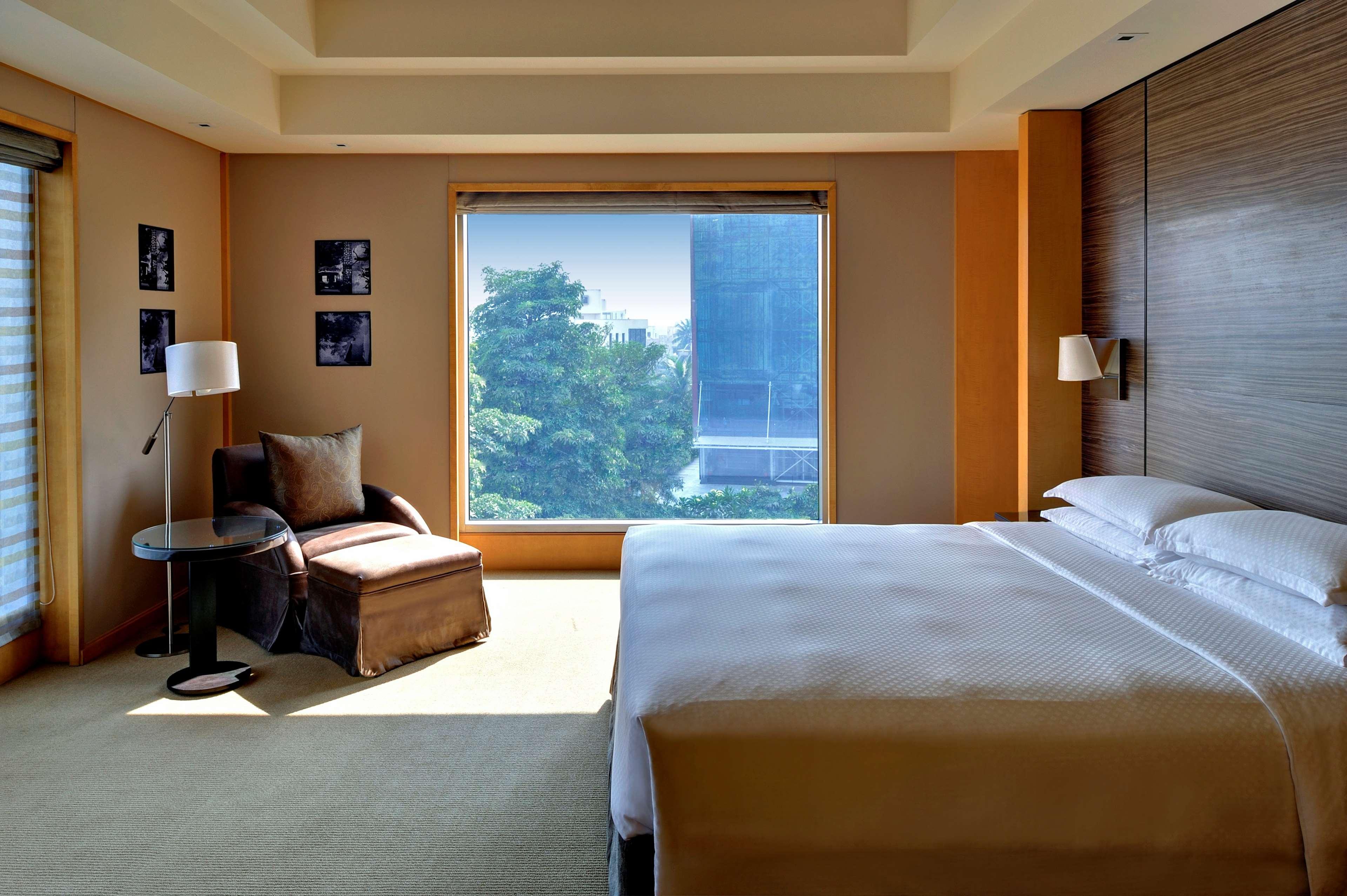 Grand Hyatt Mumbai Hotel And Residences Esterno foto Deluxe Room