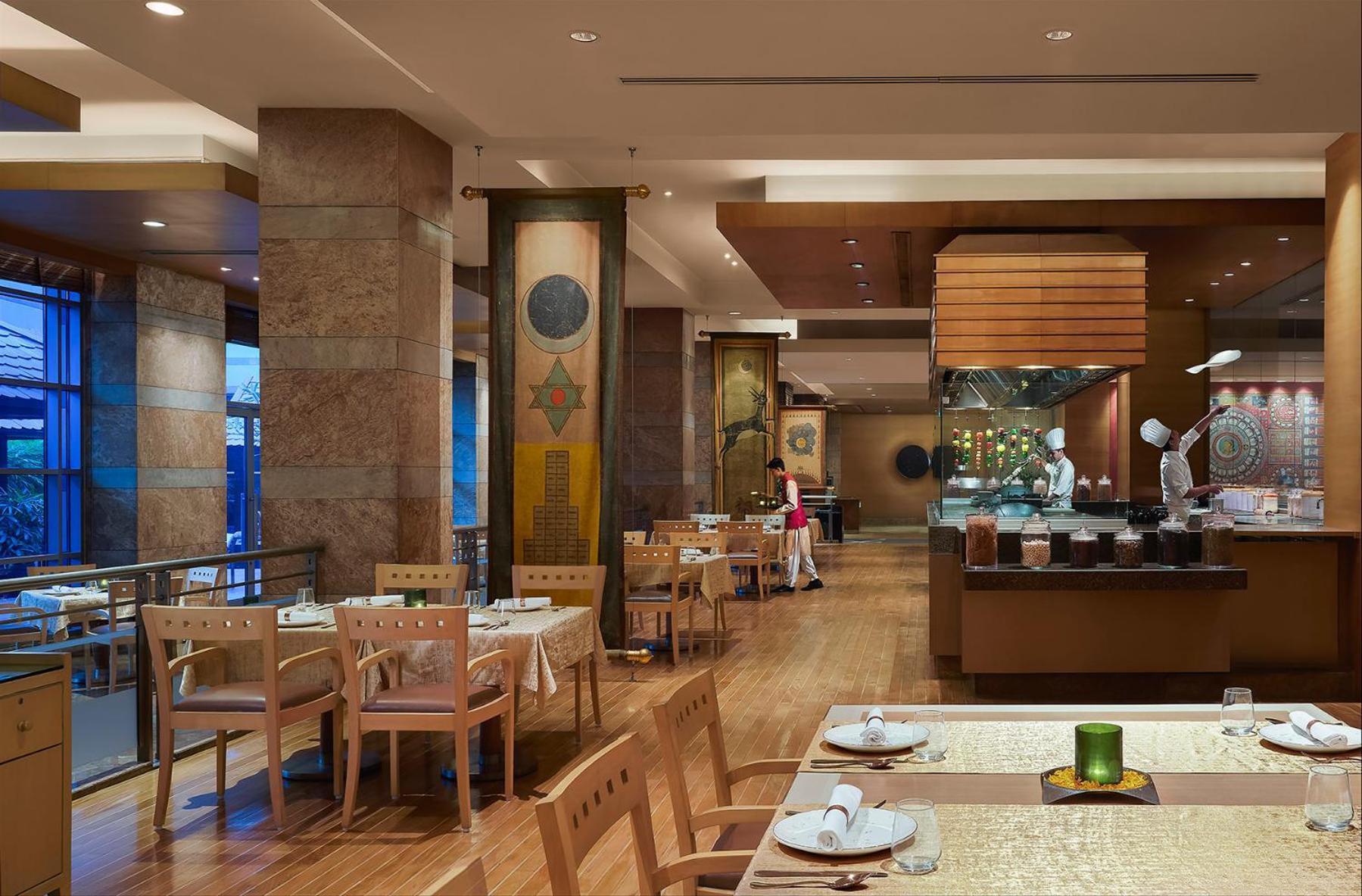 Grand Hyatt Mumbai Hotel And Residences Esterno foto The restaurant